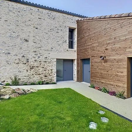 Au Vent Des Collines Holiday home