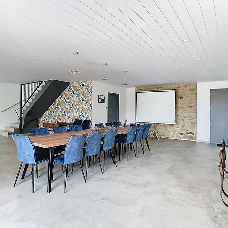 Holiday home Au Vent Des Collines *