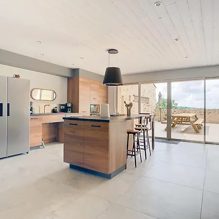 Holiday home Au Vent Des Collines *